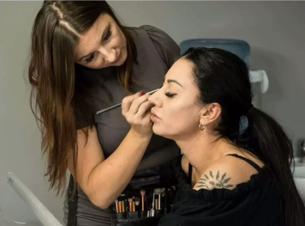 makijaż henna rzęsy dłonie brwi regulacja