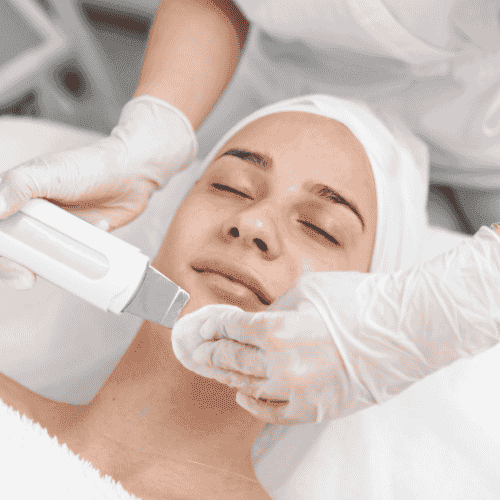 klientka podczas peelingu kawitacyjnego